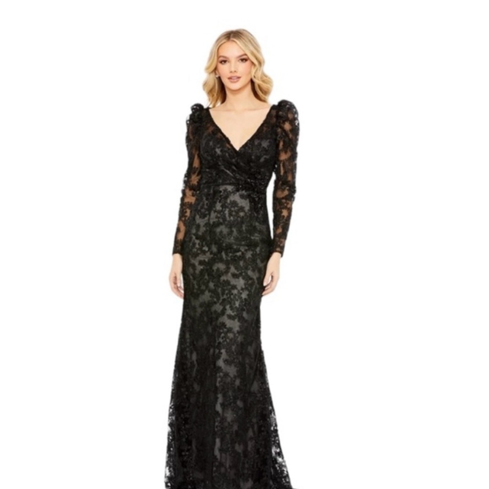 Elegant Black Lace Evening Gown (Size 14)